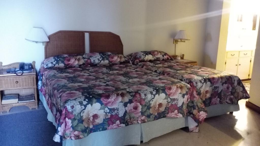 Hotel Relax Resort Teluk Montego Bagian luar foto