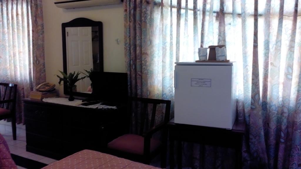 Hotel Relax Resort Teluk Montego Bagian luar foto
