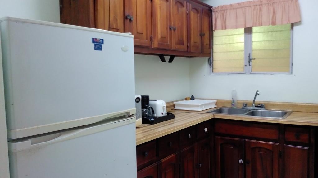 Hotel Relax Resort Teluk Montego Bagian luar foto