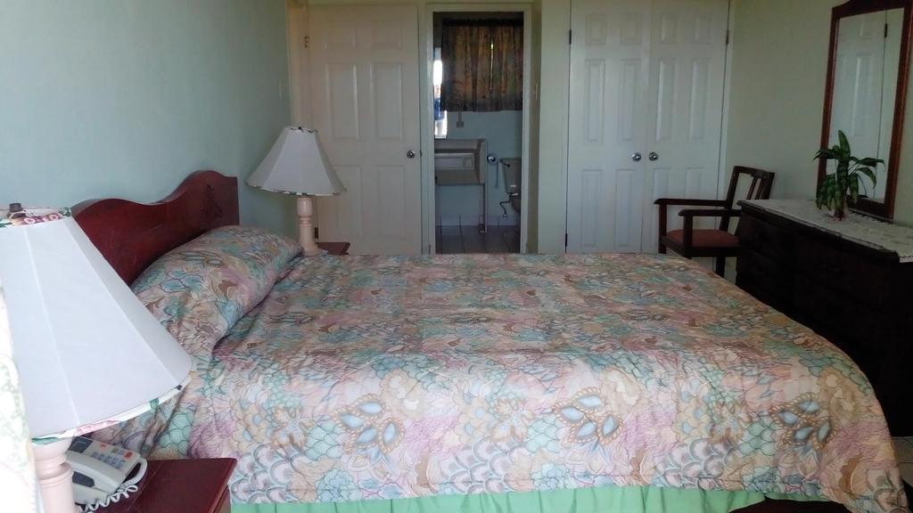 Hotel Relax Resort Teluk Montego Bagian luar foto