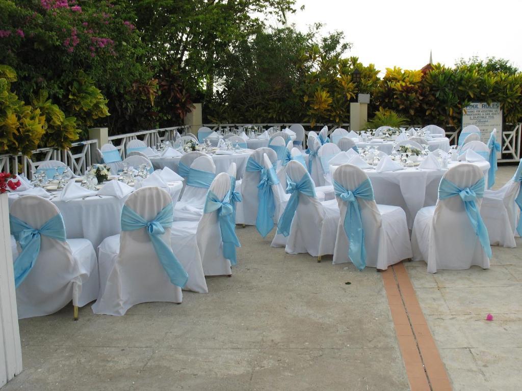 Hotel Relax Resort Teluk Montego Bagian luar foto