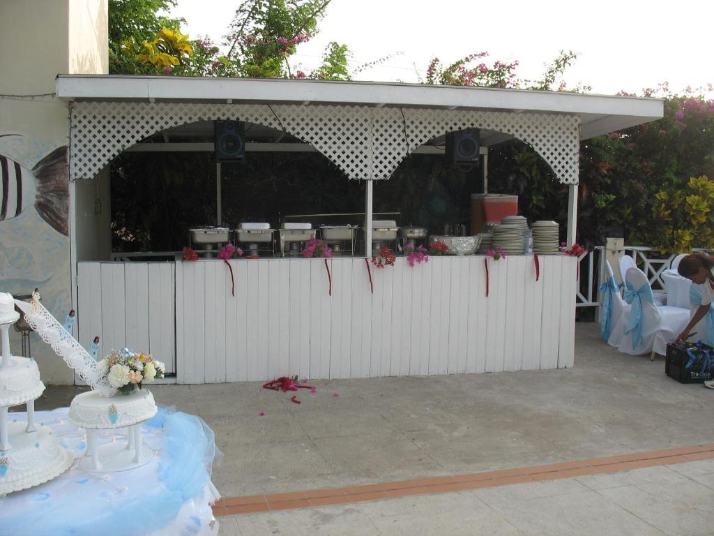 Hotel Relax Resort Teluk Montego Bagian luar foto